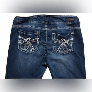 Wallflower Dark Wash Skinny Jeans with White Stitching❤️Like New❤️